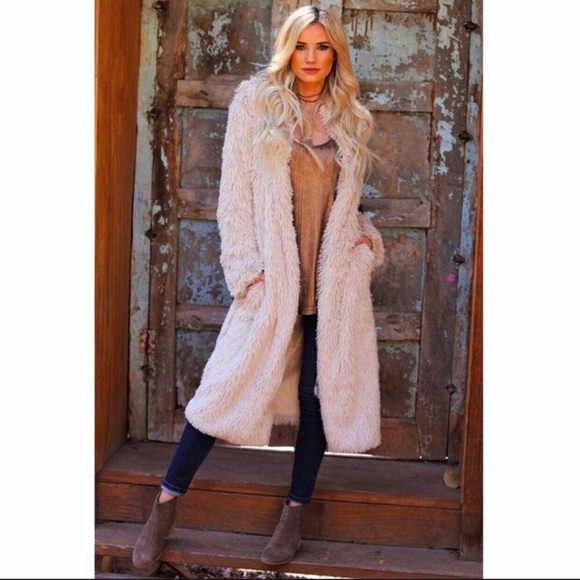 LAST 2!LUSH Faux Fur Trench Coat - Picture 4 of 6